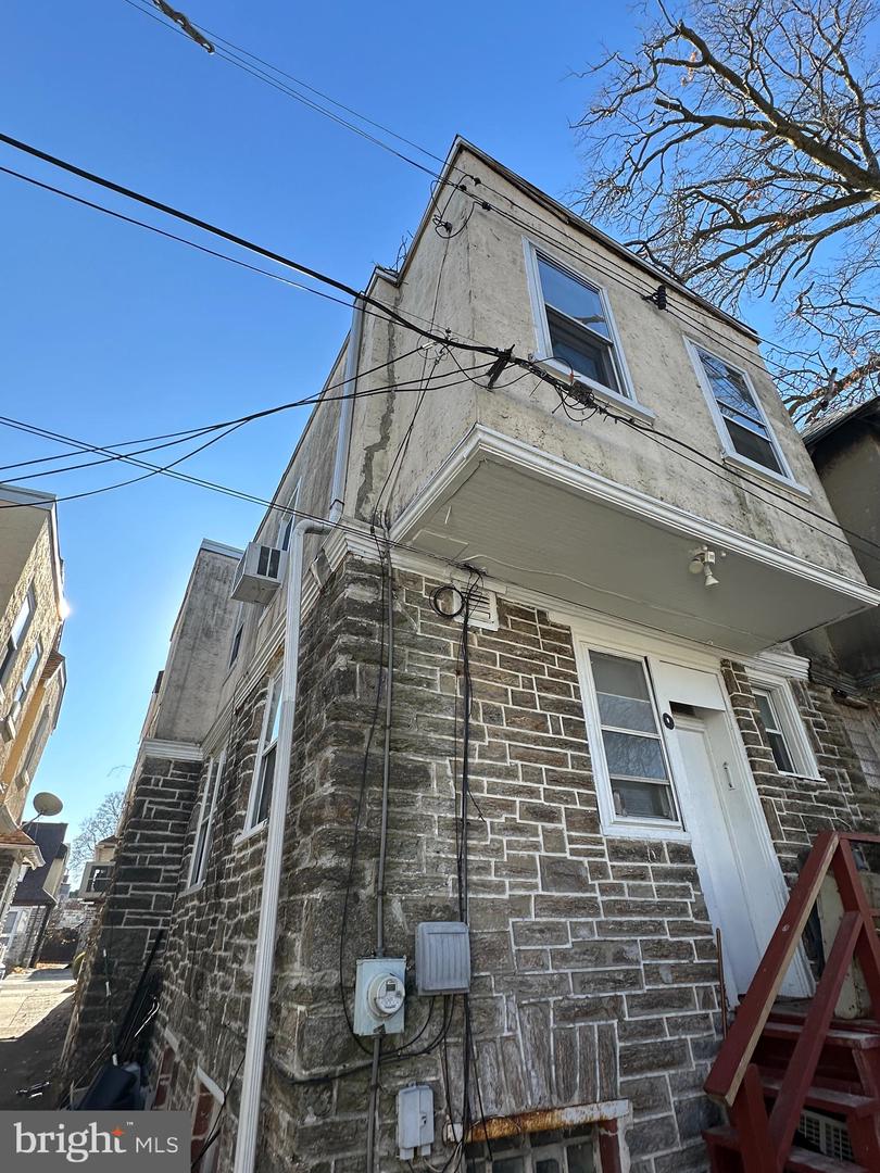 1425 Widener Pl Property Photo 8