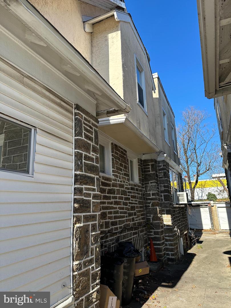 1425 Widener Pl Property Photo 10