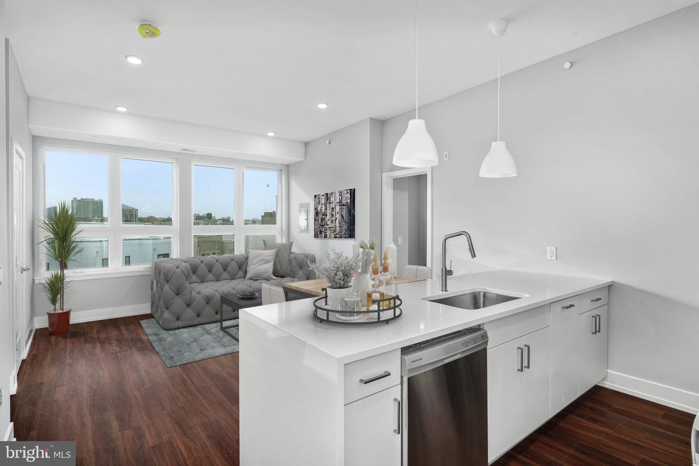 1527-29 RIDGE AVE #5A Property Photo 1