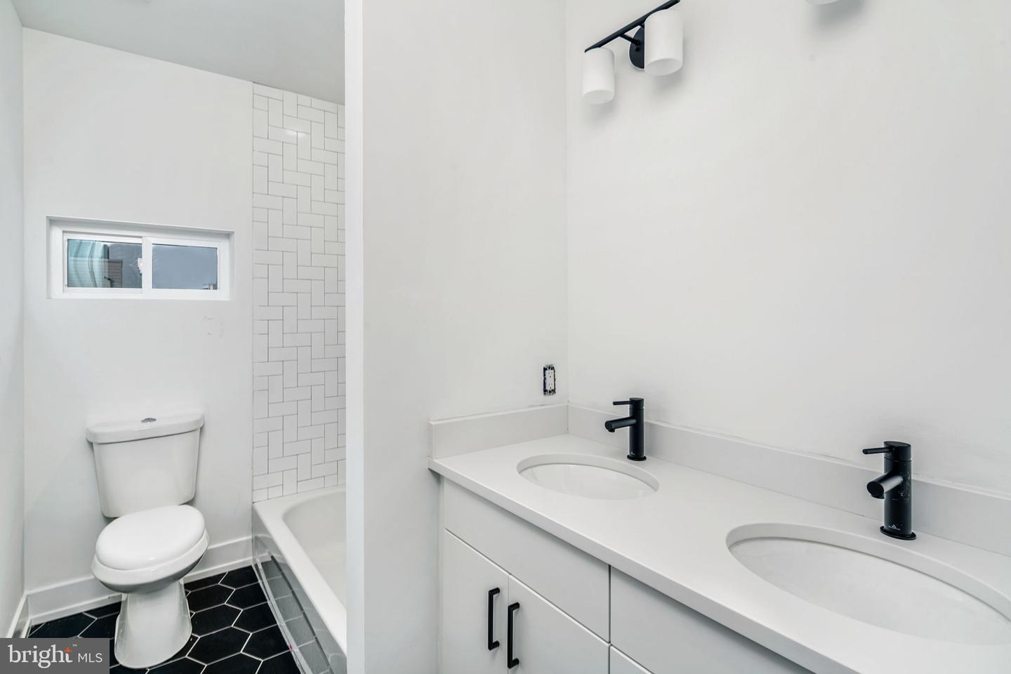 1527-29 Ridge Ave #5a Property Photo 24
