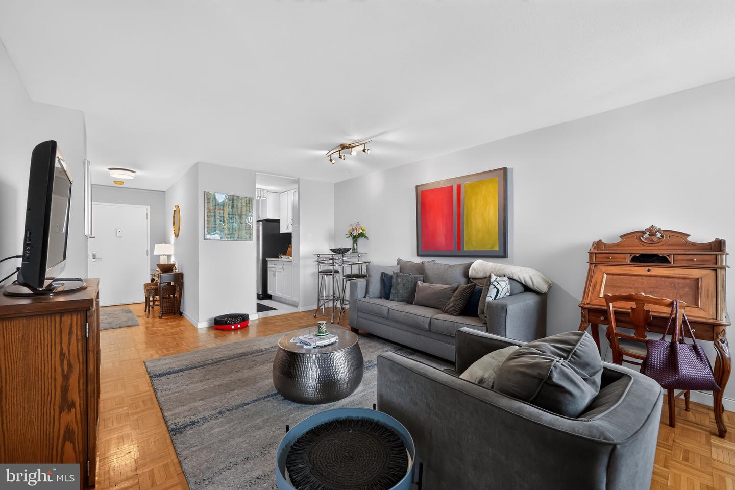604-36 S Washington Sq #2609 Property Photo 13