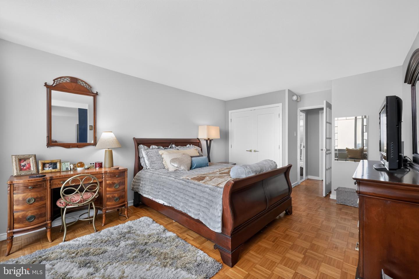 604-36 S Washington Sq #2609 Property Photo 17