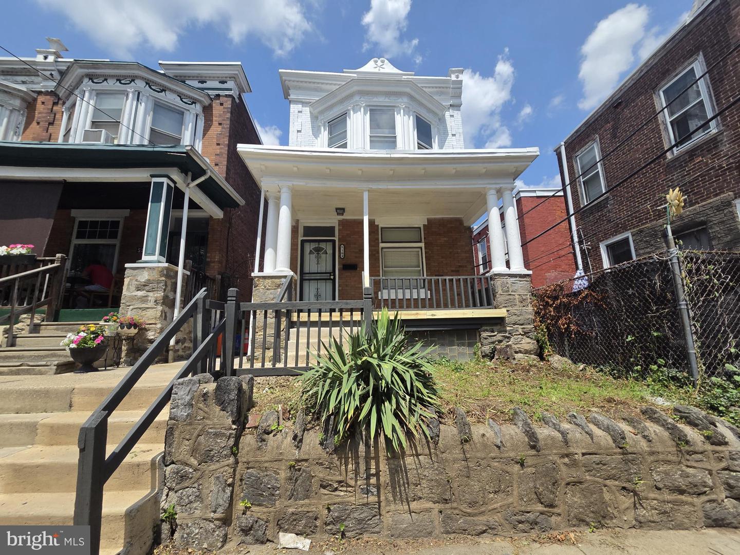 5109 KNOX ST Property Photo 1