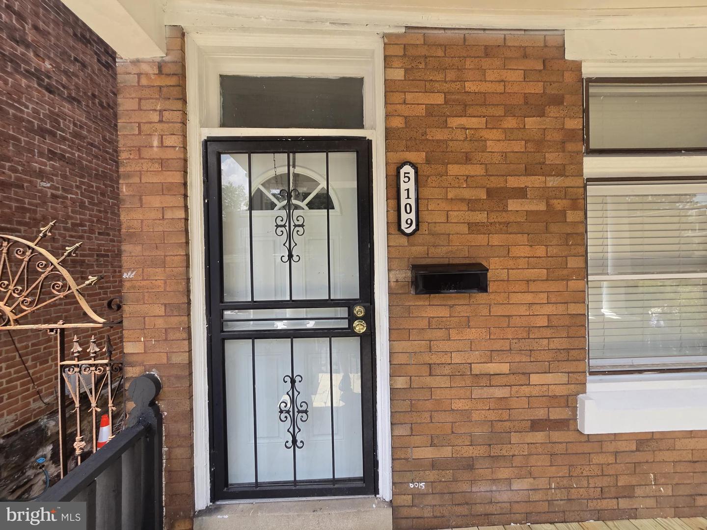 5109 Knox St Property Photo 2