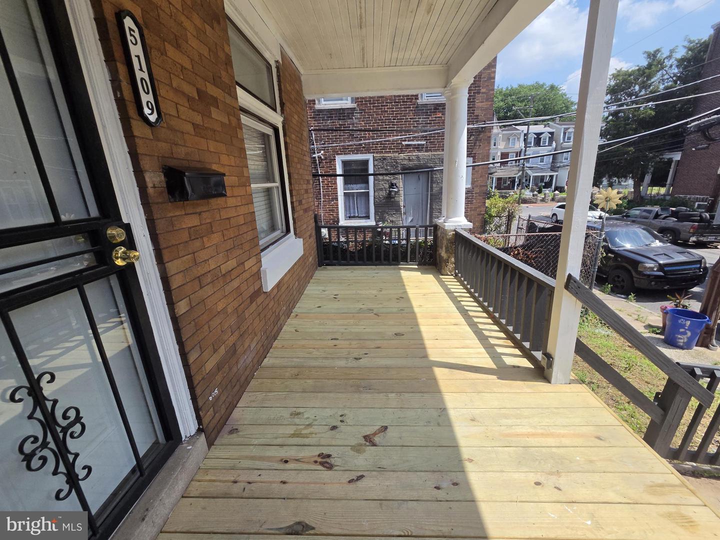 5109 Knox St Property Photo 3