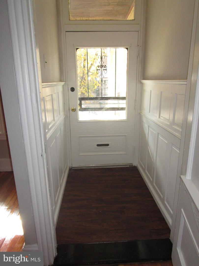 5109 Knox St Property Photo 4