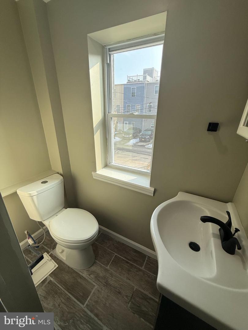 1714 W Girard Ave #3 Property Photo 7