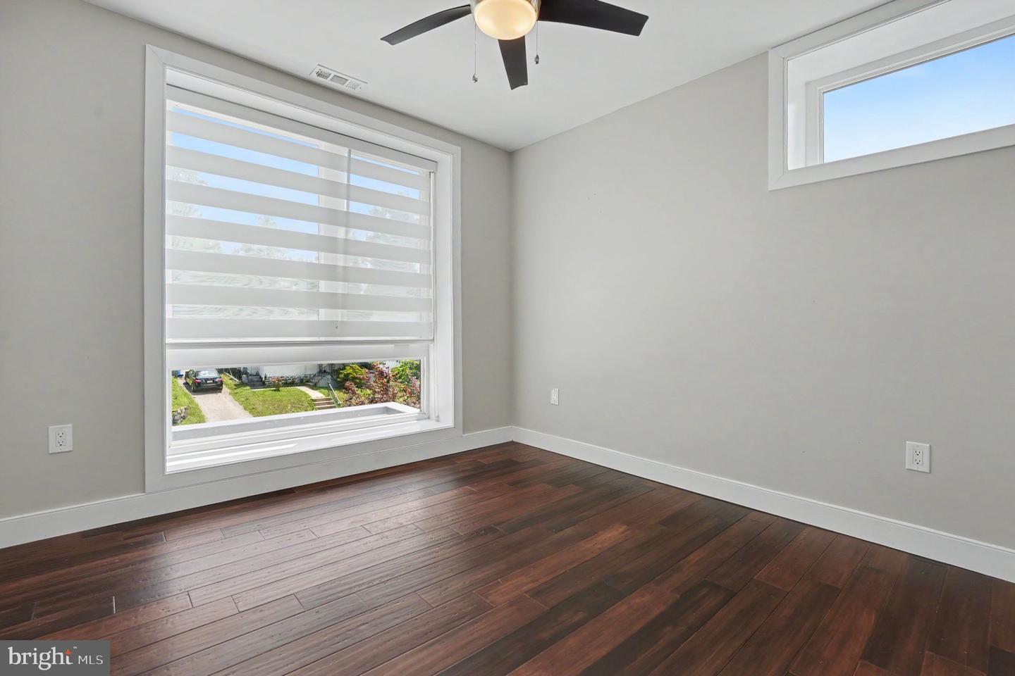 480 Evergreen Ave Property Photo 17