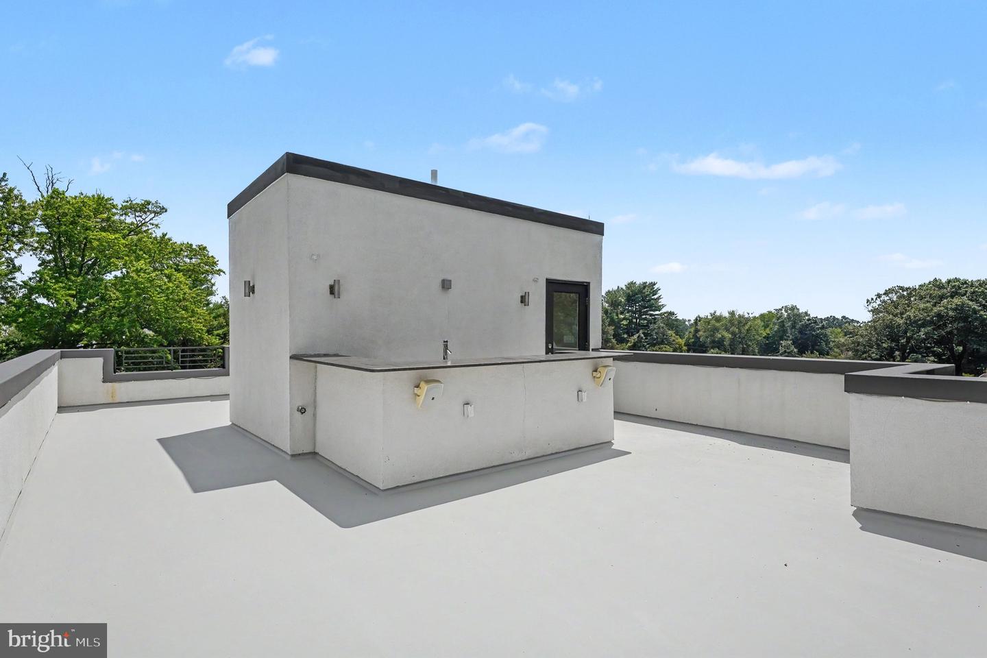 480 Evergreen Ave Property Photo 39