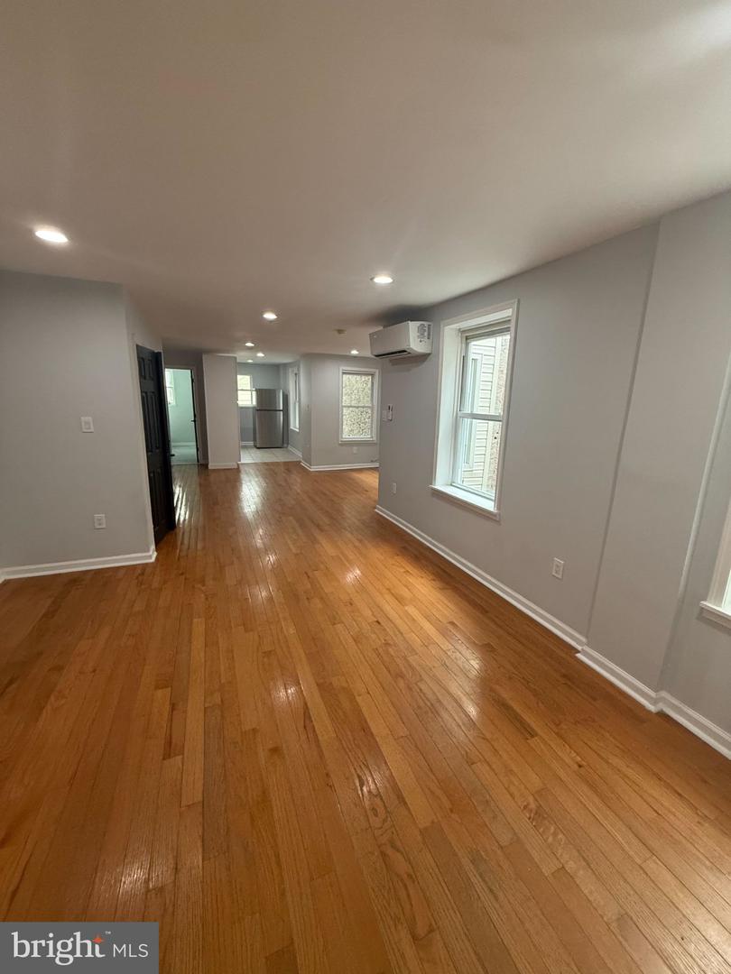 1734 W Girard Ave #3 Property Photo 4