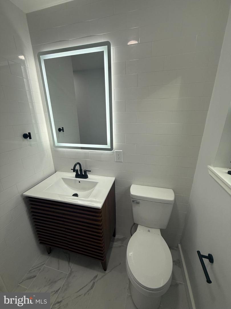 1734 W Girard Ave #3 Property Photo 5