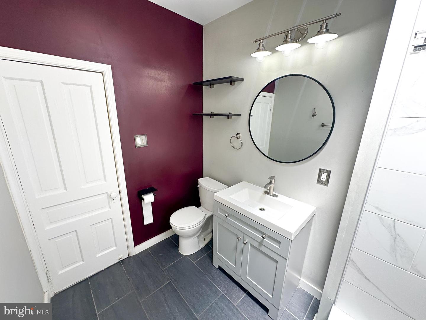 2406 E Allegheny Ave Property Photo 5