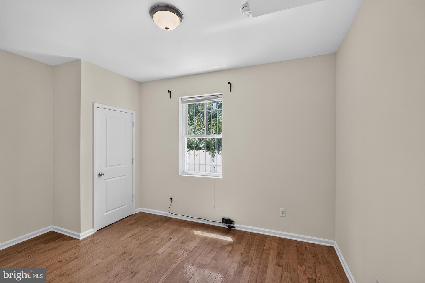 1516-18 W Diamond St Property Photo 5