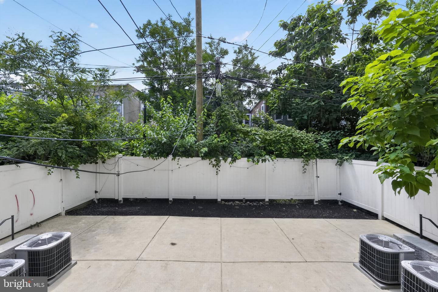 1516-18 W Diamond St Property Photo 15