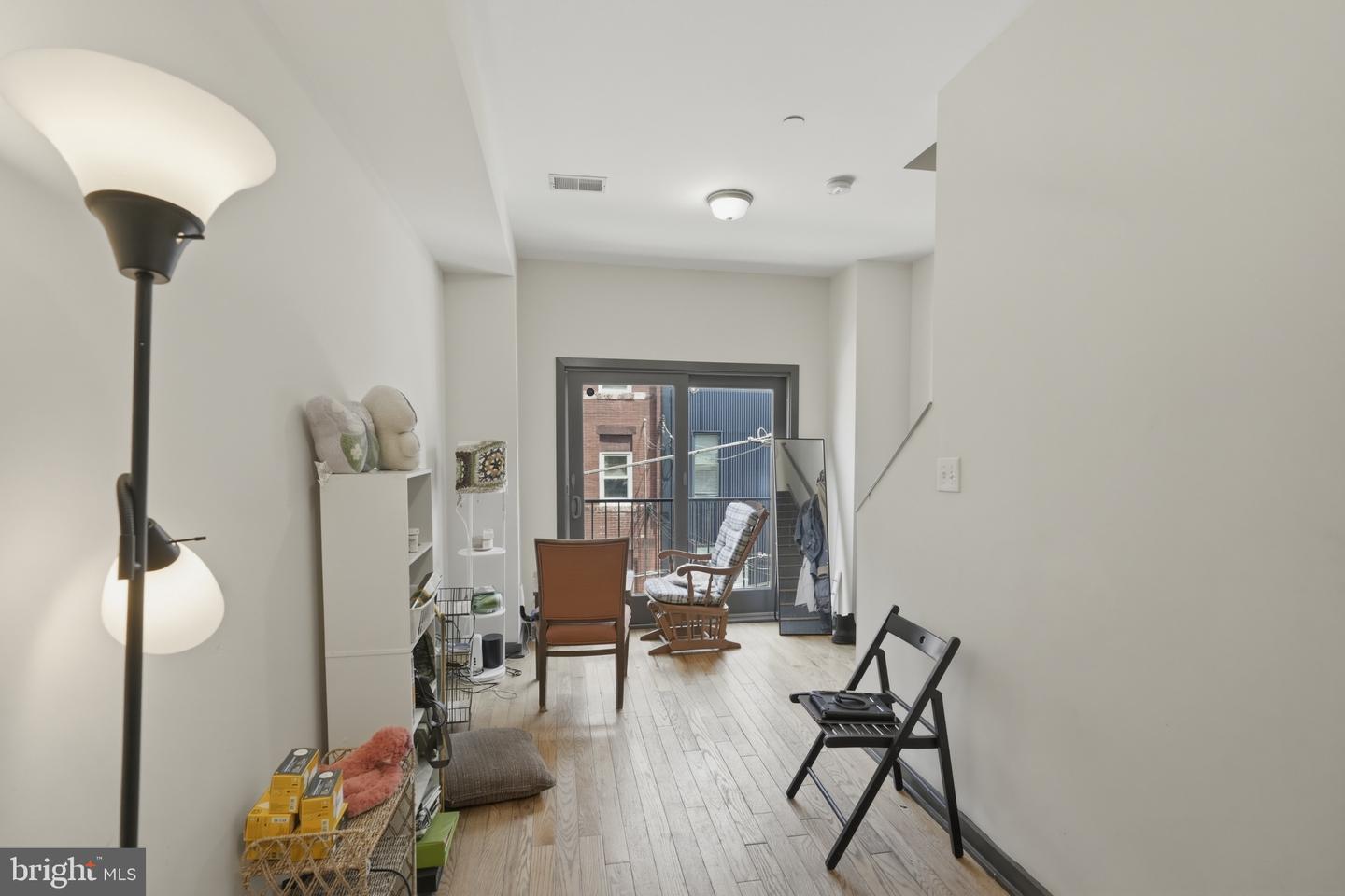 1726 Arlington St Property Photo 2