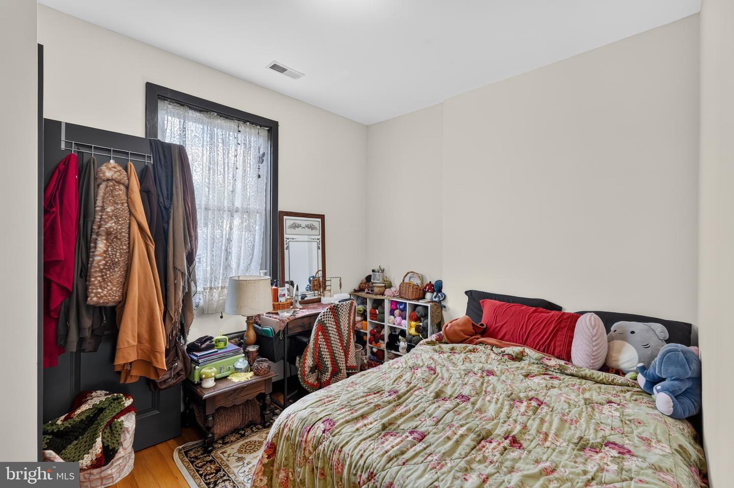 1726 Arlington St Property Photo 4