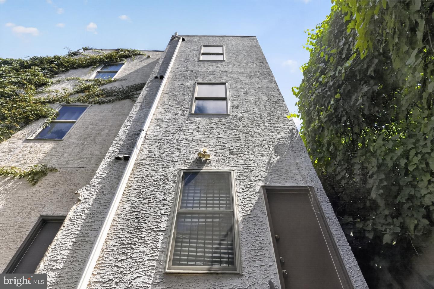 1726 Arlington St Property Photo 17