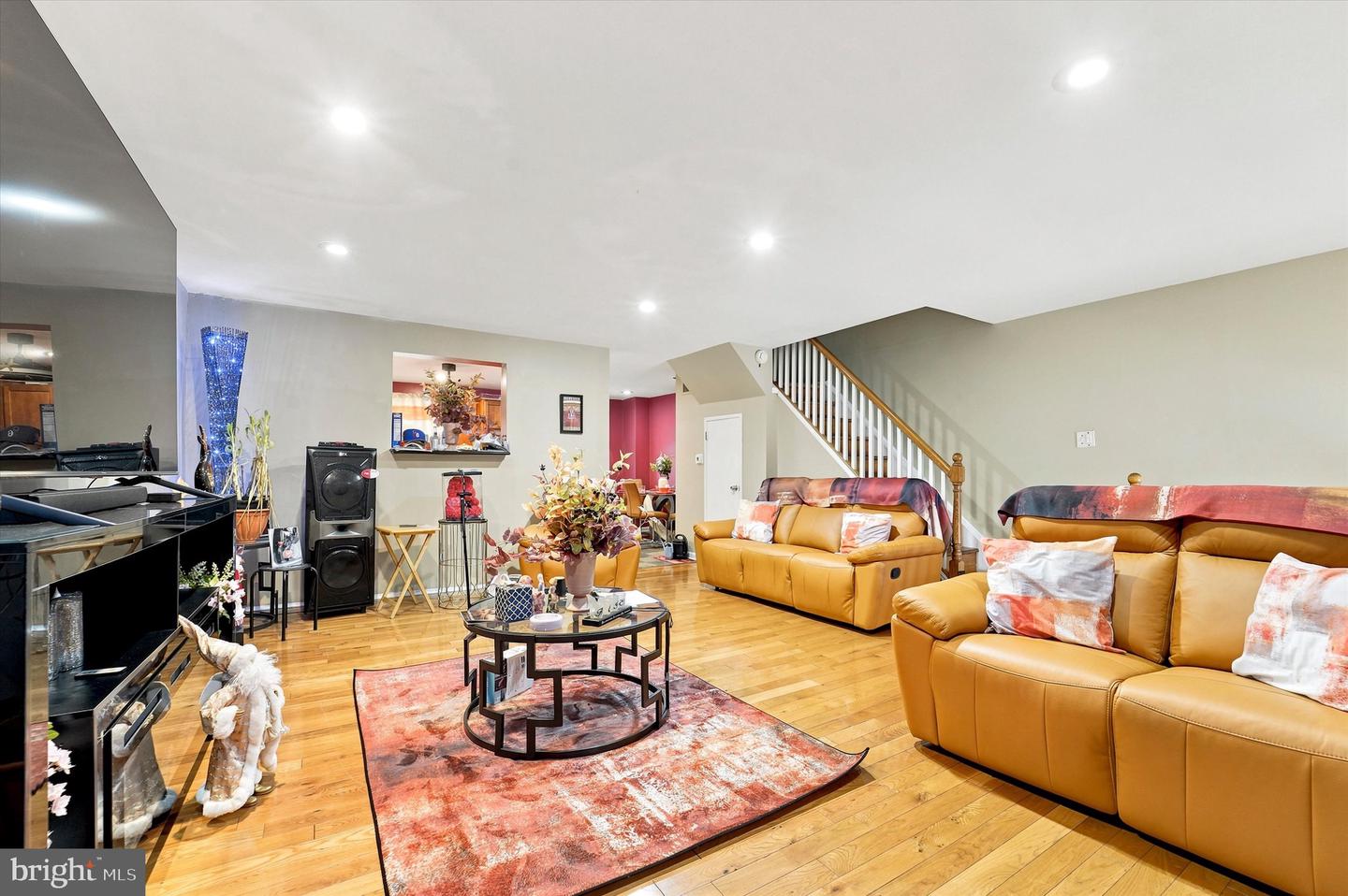 1205 W Master St Property Photo 5