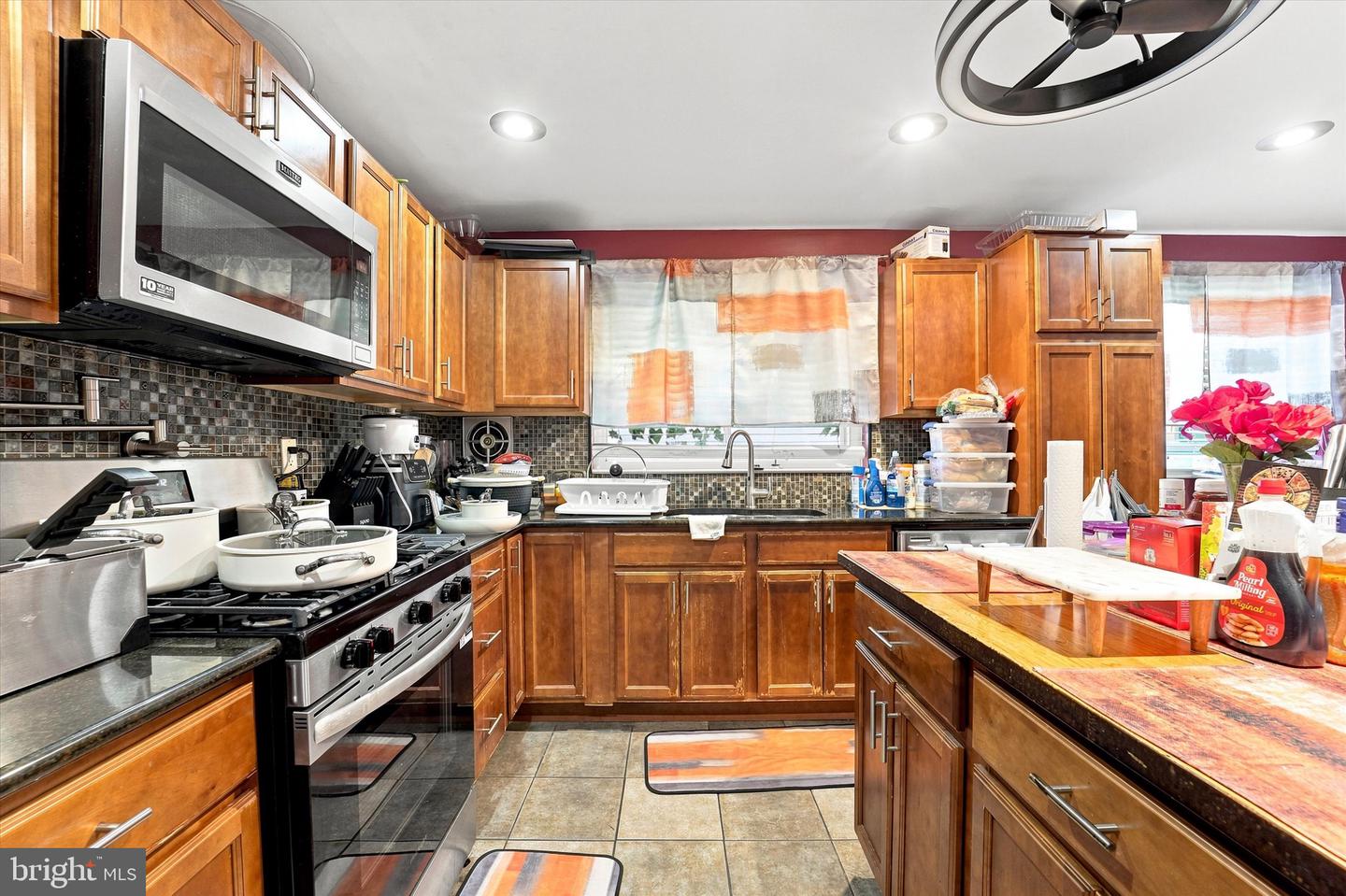 1205 W Master St Property Photo 10