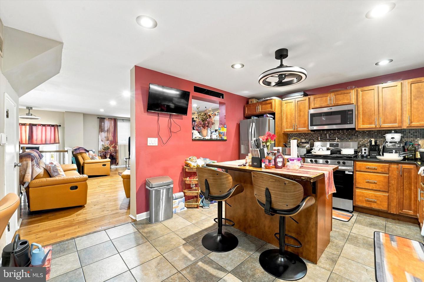 1205 W Master St Property Photo 18