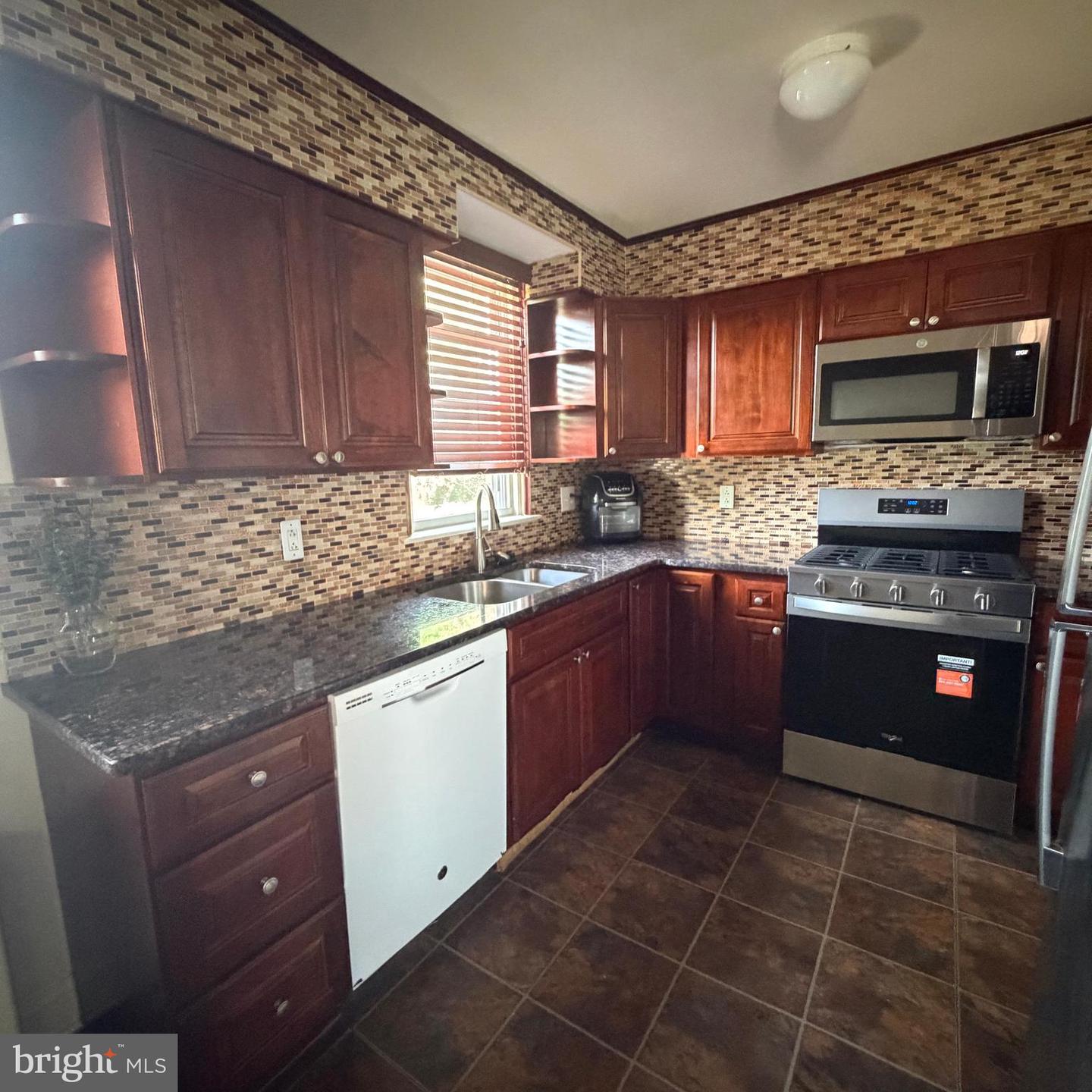 6311 Milton St Property Photo 16