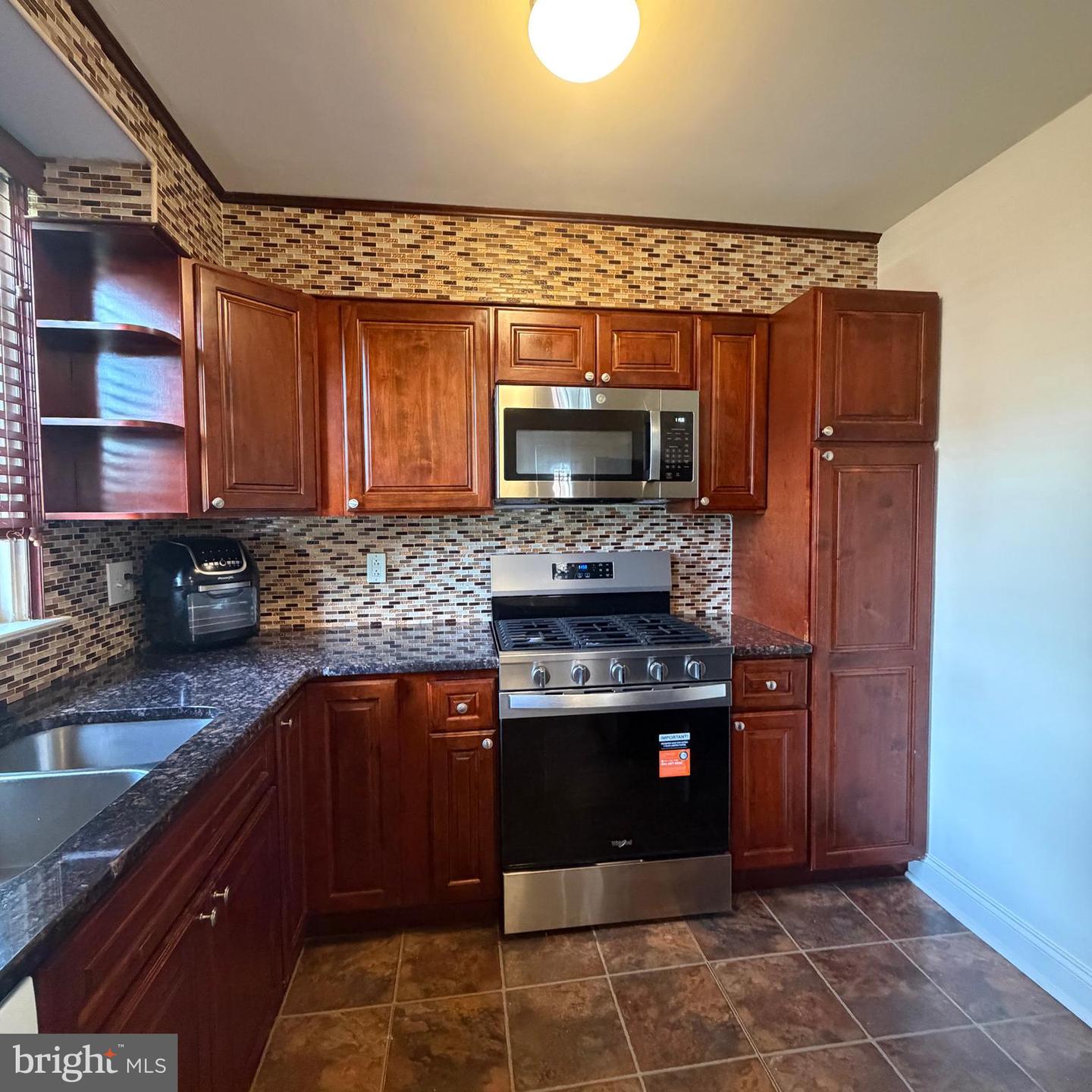 6311 Milton St Property Photo 18