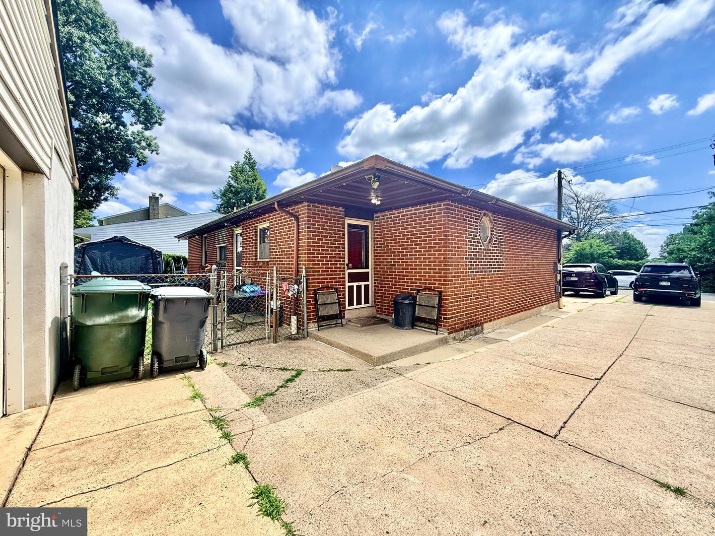 9612 Hilspach St Property Photo 11