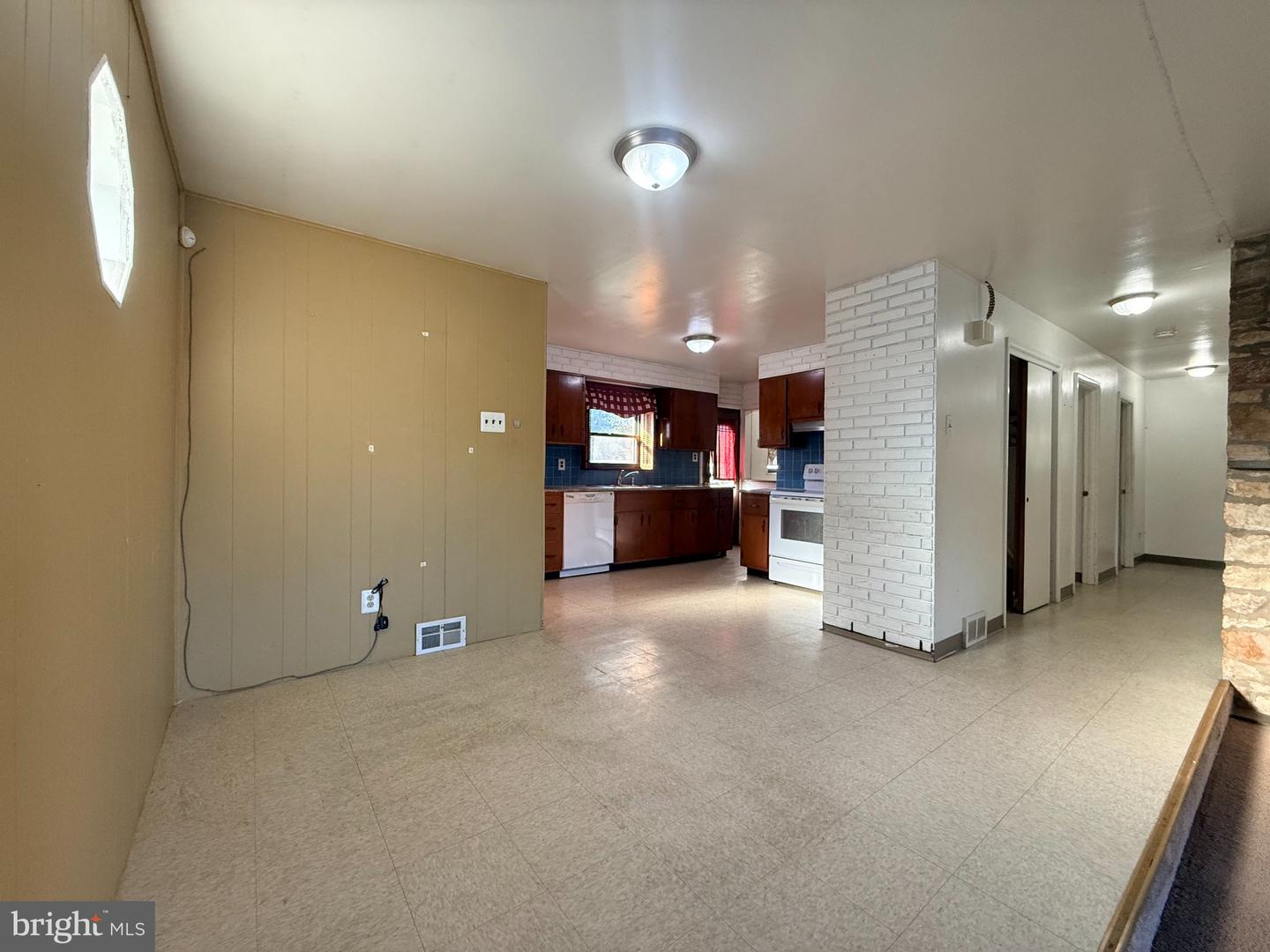 9612 Hilspach St Property Photo 21