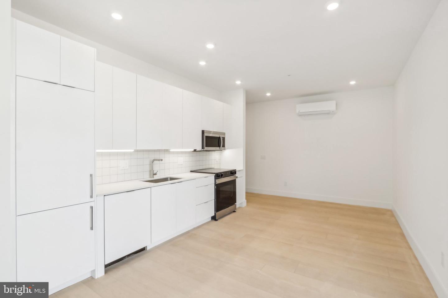 2406 Frankford Ave #2e Property Photo 8