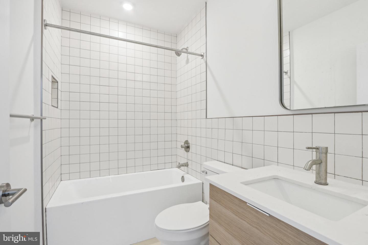 2406 Frankford Ave #2e Property Photo 15