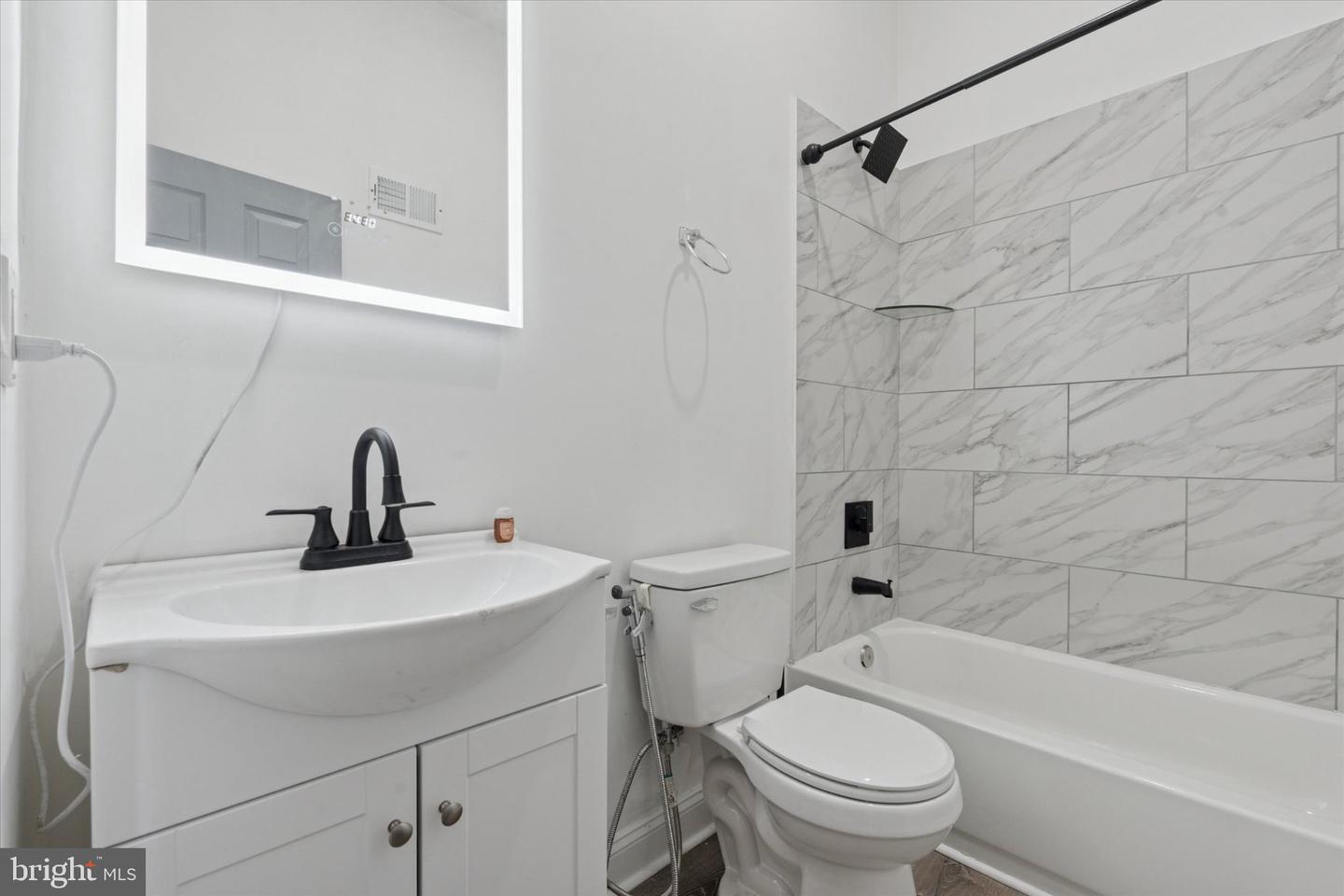 1625 S 22nd St #2 Property Photo 6