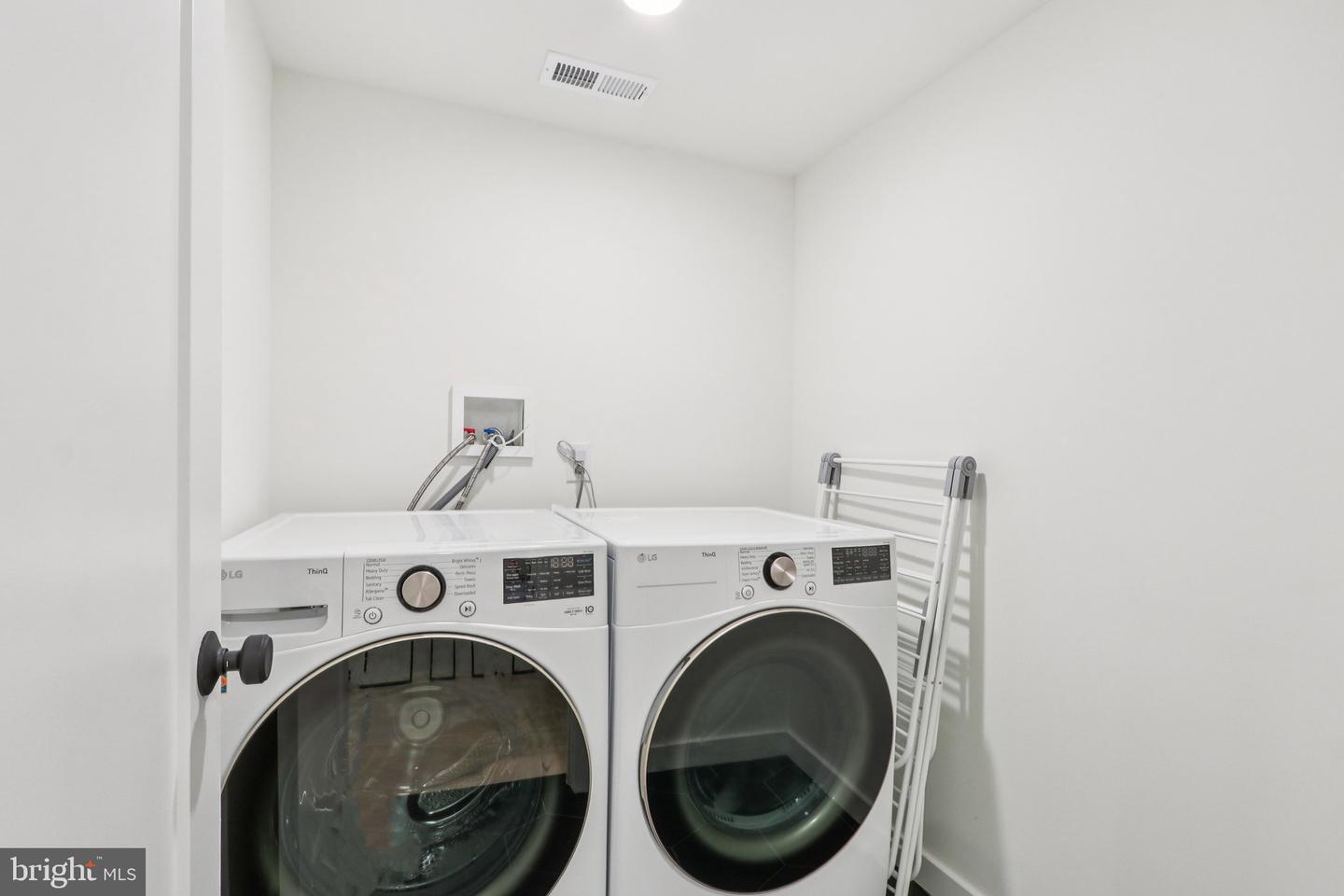953 N Marshall St Property Photo 25