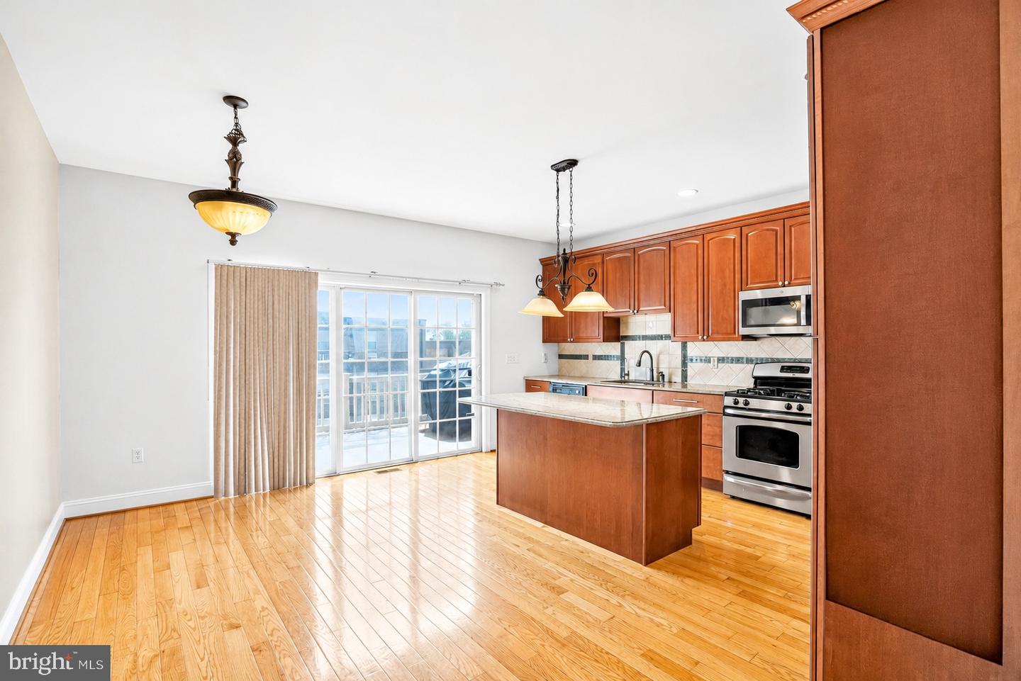 493 Harmon Rd #f Property Photo 3