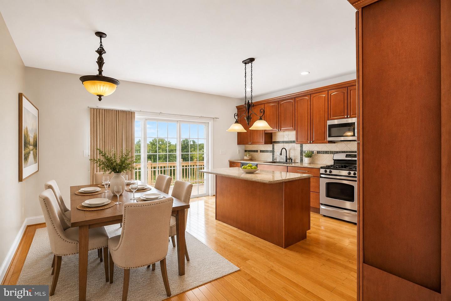 493 Harmon Rd #f Property Photo 4