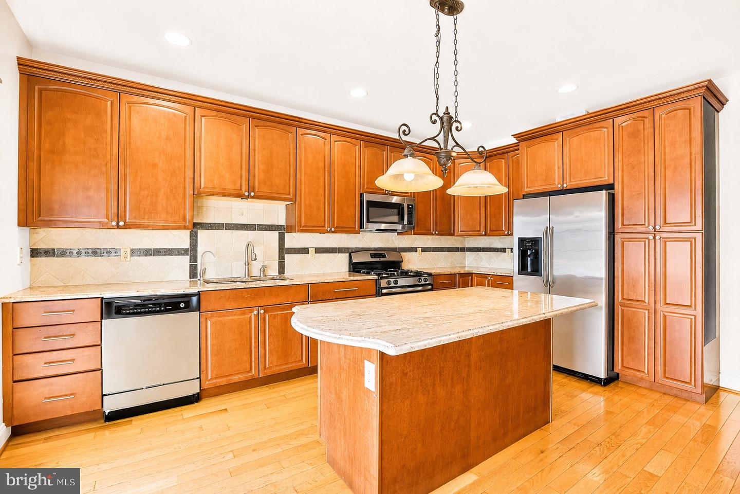493 Harmon Rd #f Property Photo 6