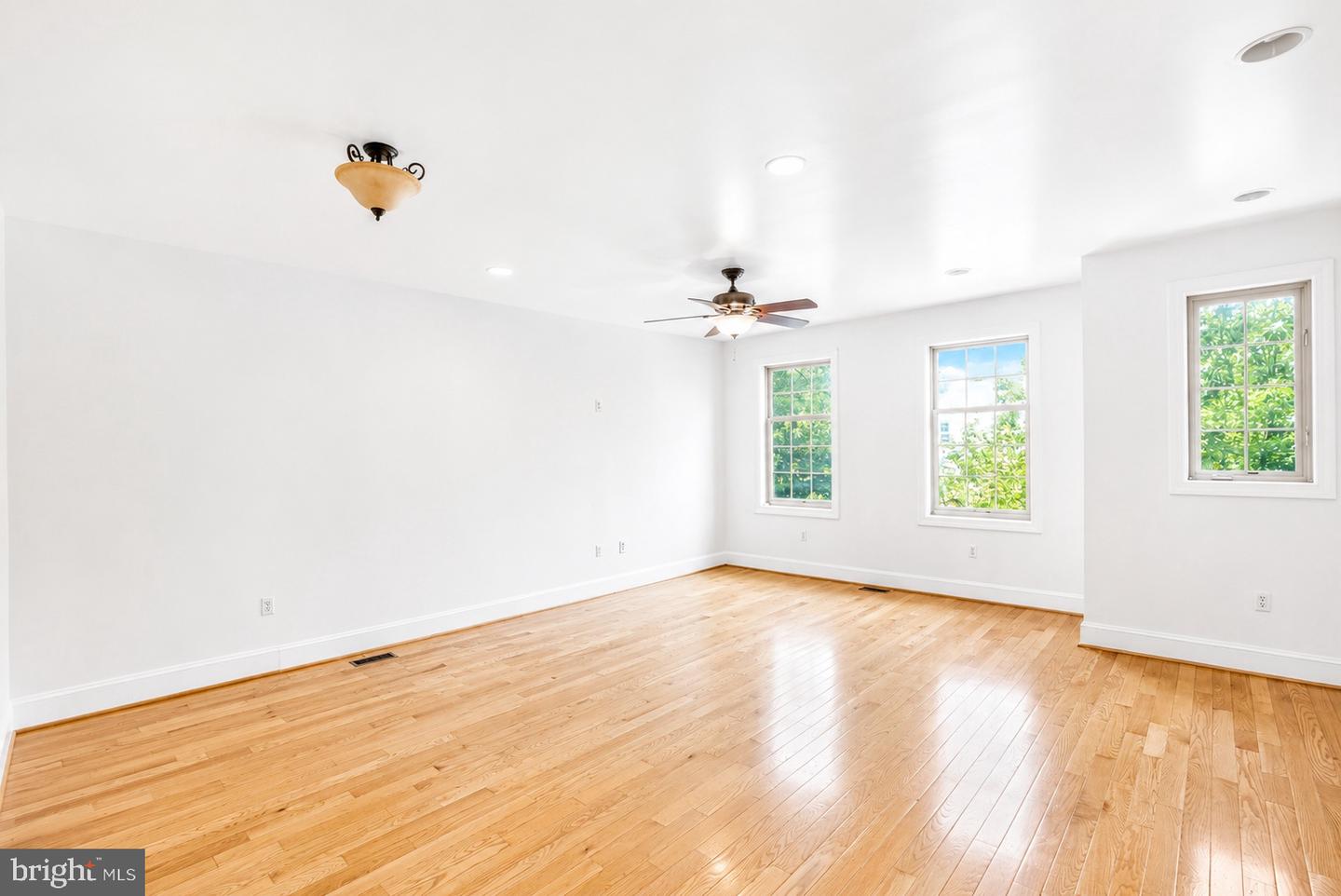 493 Harmon Rd #f Property Photo 7
