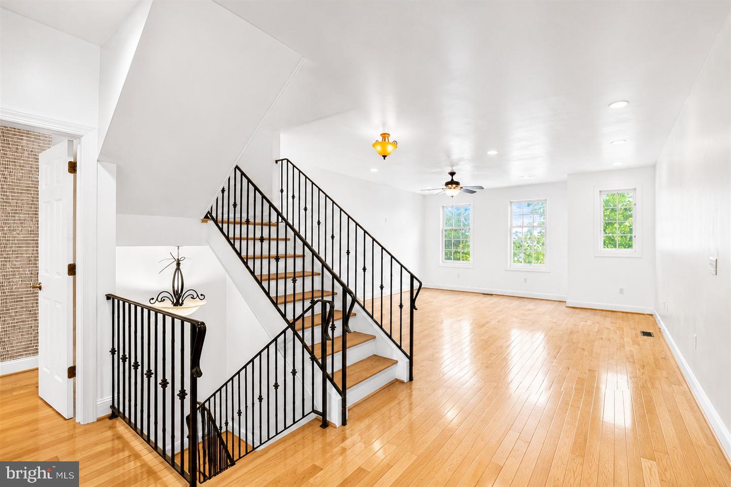 493 Harmon Rd #f Property Photo 9