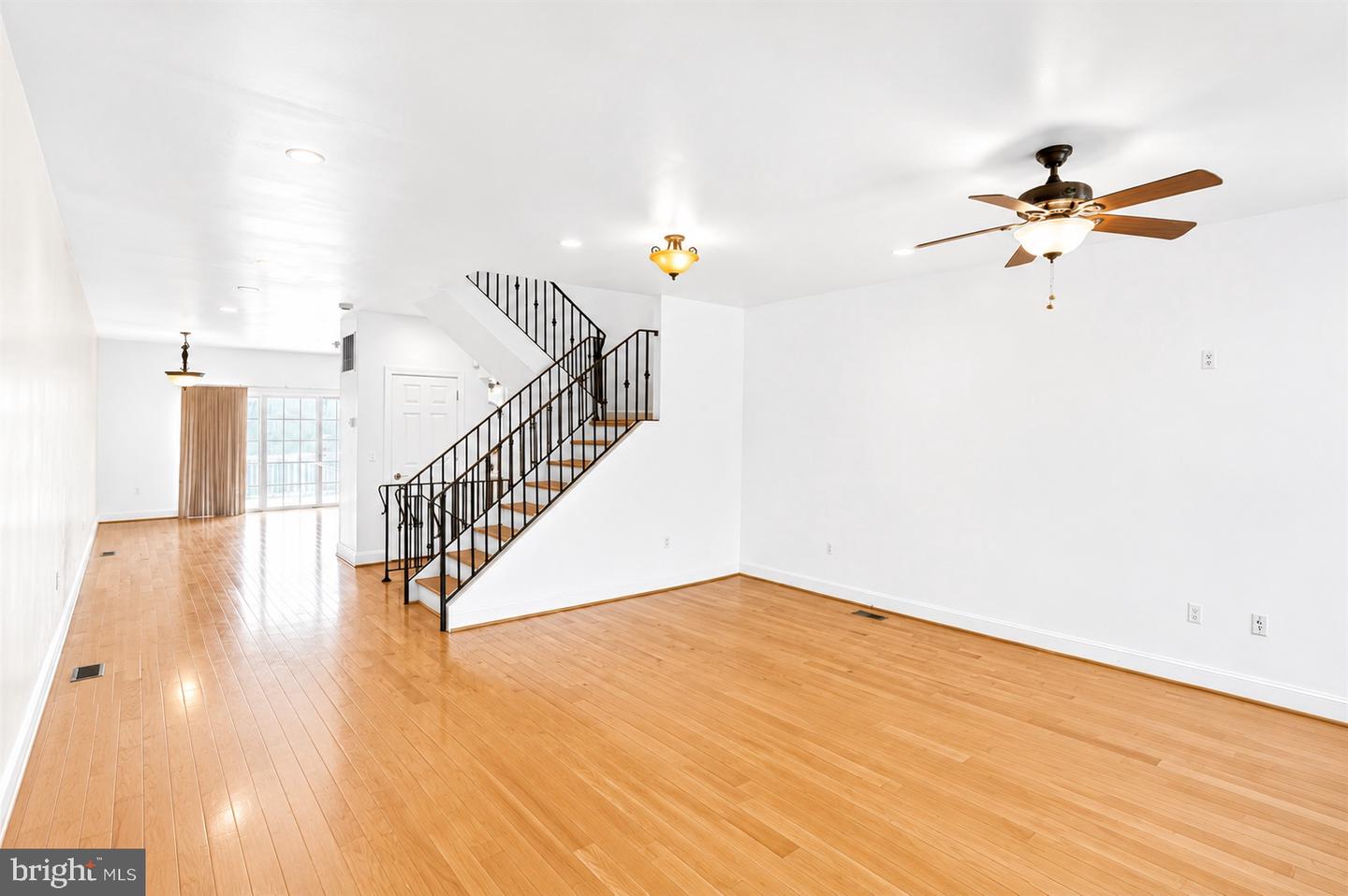 493 Harmon Rd #f Property Photo 10