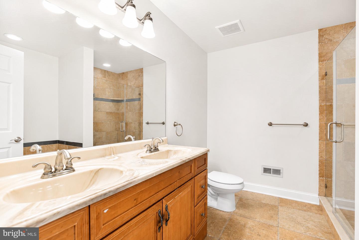 493 Harmon Rd #f Property Photo 14