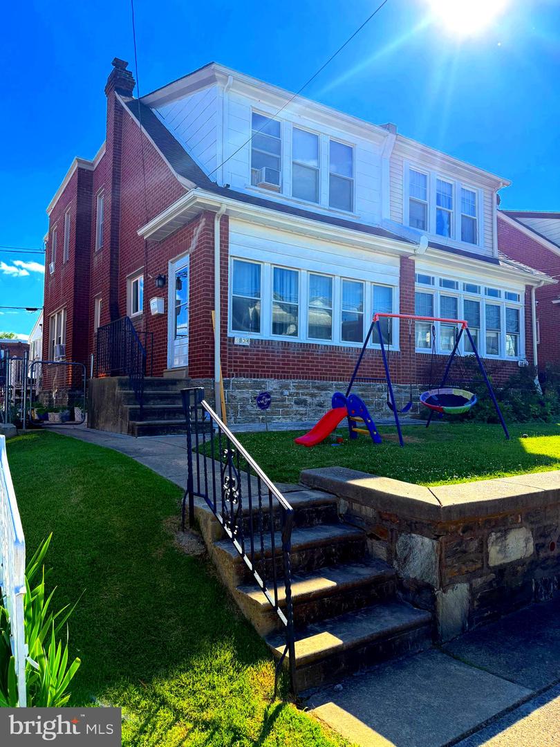 1834 Lansing St Property Photo 1