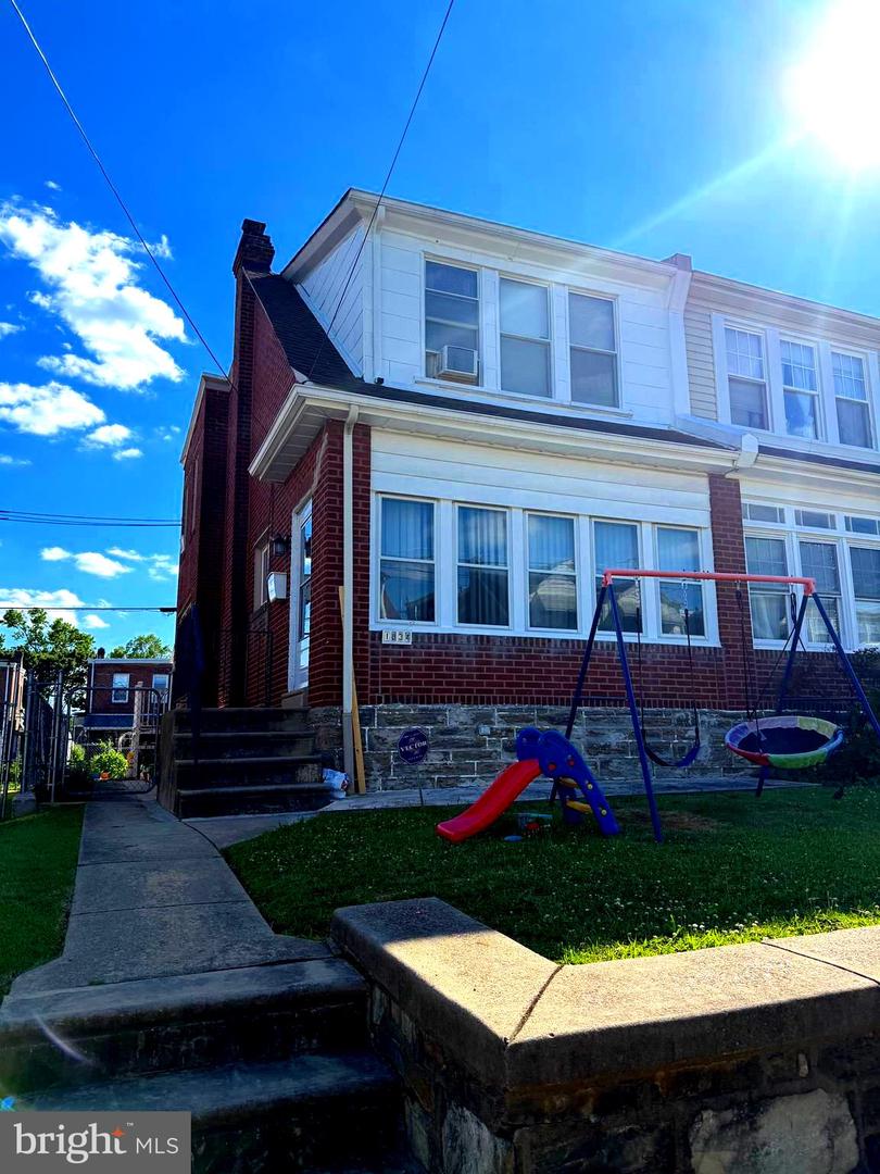 1834 Lansing St Property Photo 2