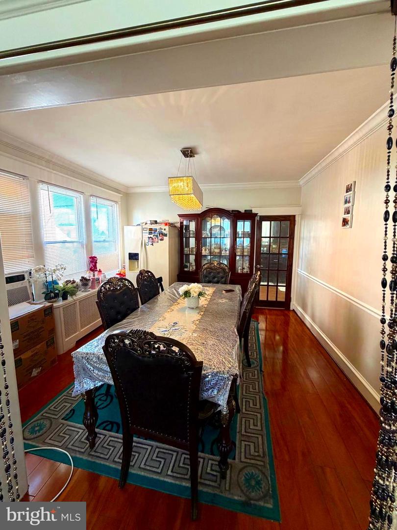 1834 Lansing St Property Photo 7