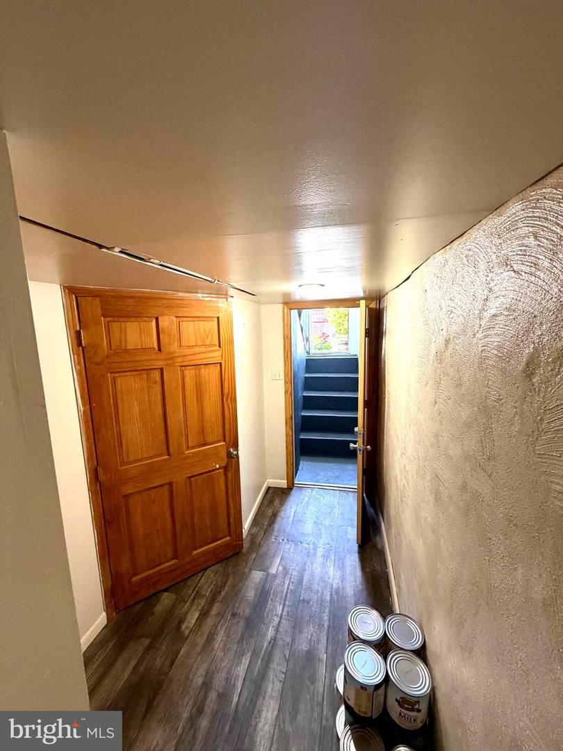 1834 Lansing St Property Photo 21