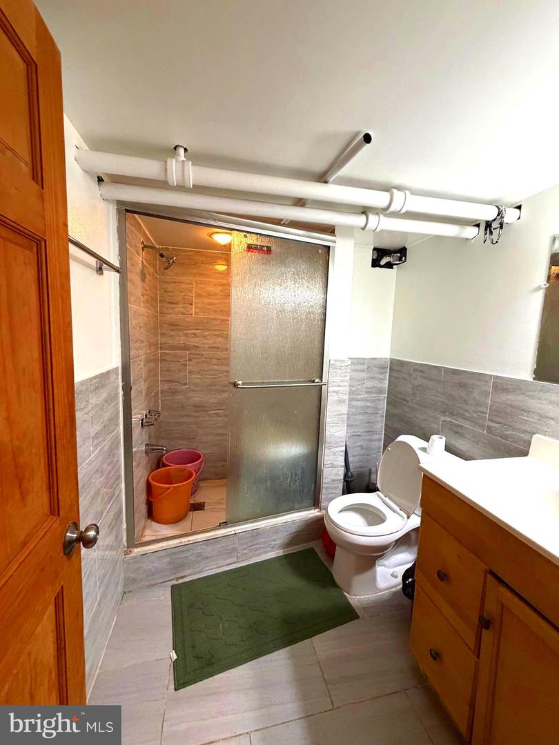 1834 Lansing St Property Photo 23