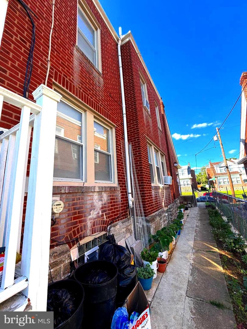1834 Lansing St Property Photo 31