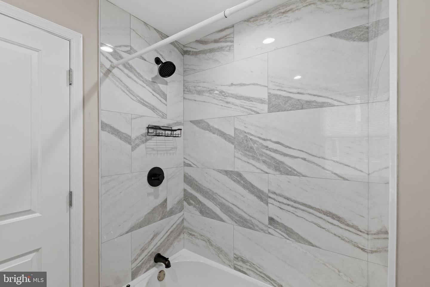 1416 N Dover St Property Photo 22