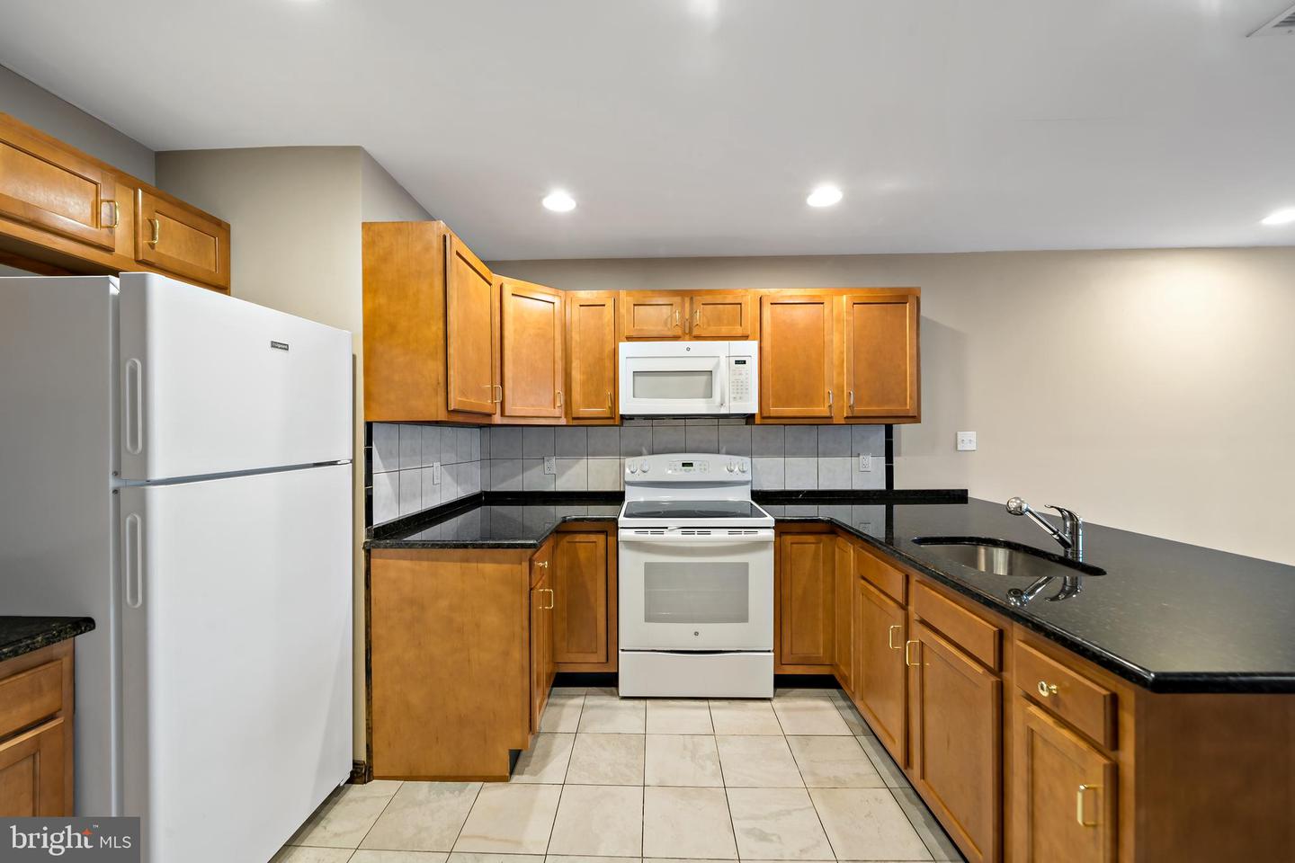 2116 S Broad St Property Photo 2