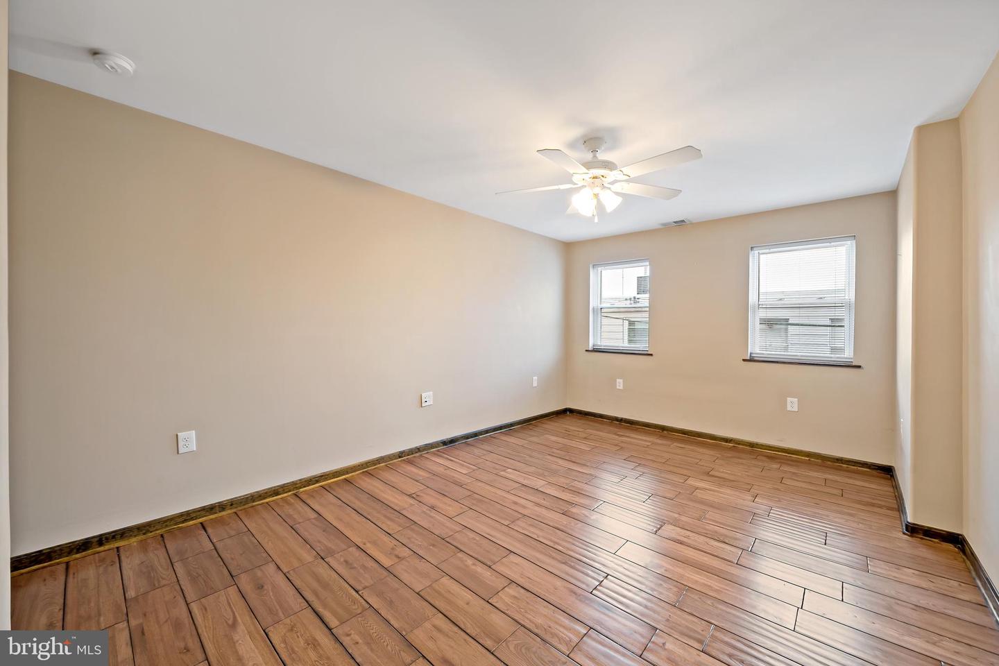 2116 S Broad St Property Photo 5