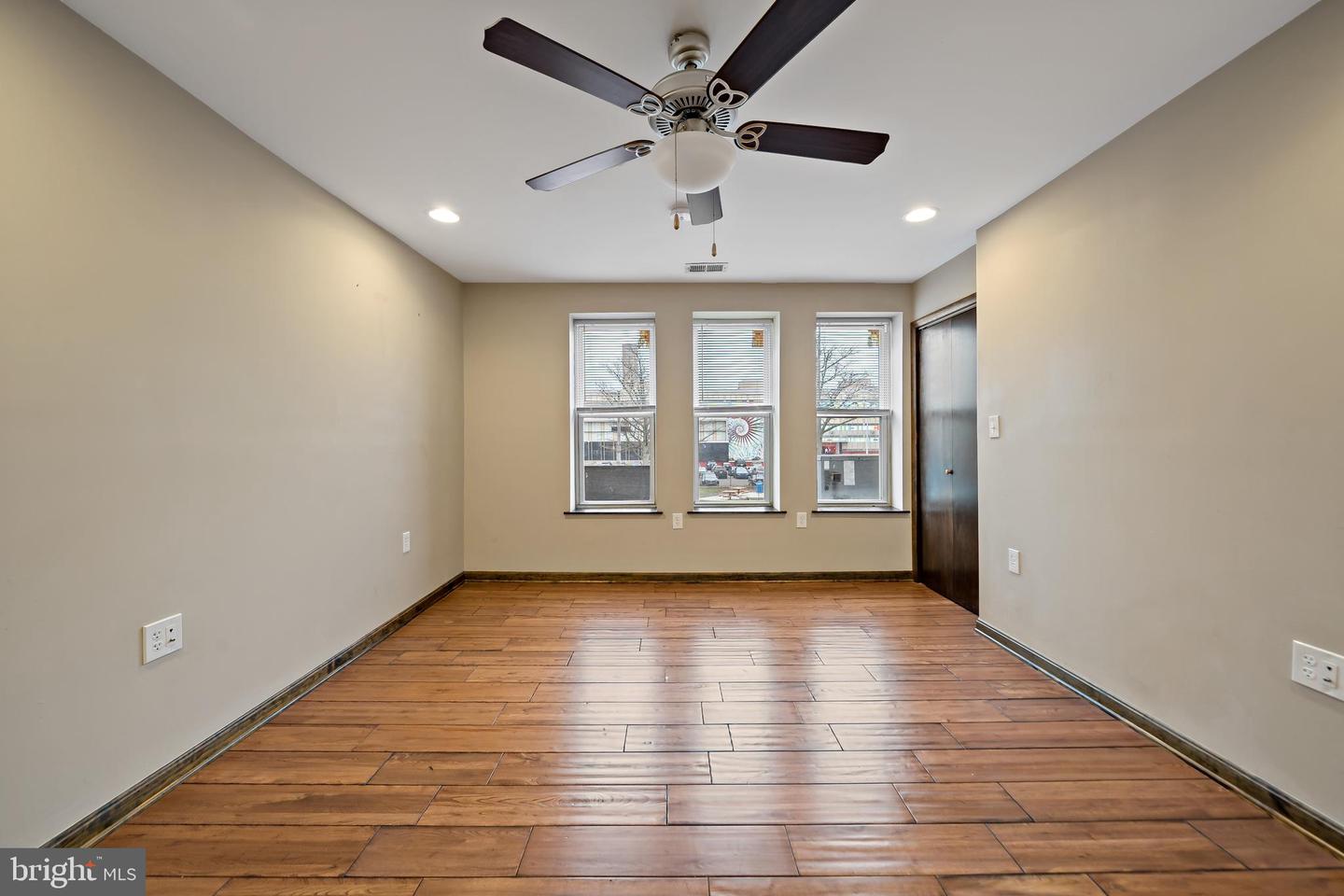 2116 S Broad St Property Photo 10