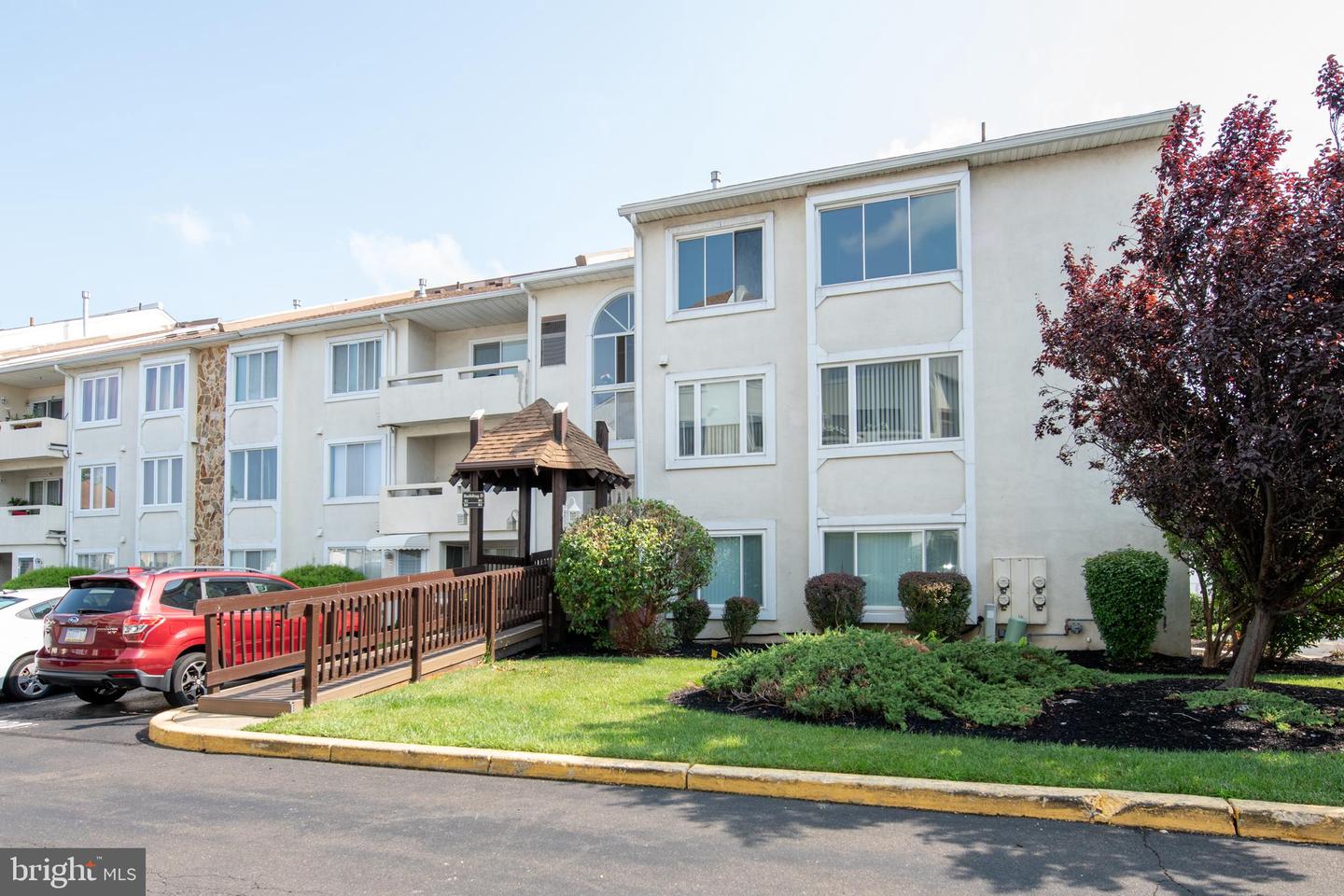 83 BONNIE GELLMAN CT #D83 Property Photo 1